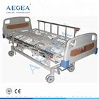 AG-BM501 Al合金の手すりの通気性の網のベッドはヘルスケアによって使用される電気回転病院用ベッドに乗ります