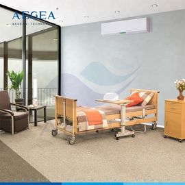 AG-MC001木製の基盤は年配者のための家具の医療保障のホーム ケアのベッドを看護する病院の電気機能5つモーターを備えました